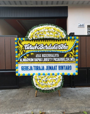 Papan Bunga Duka di Cisurat